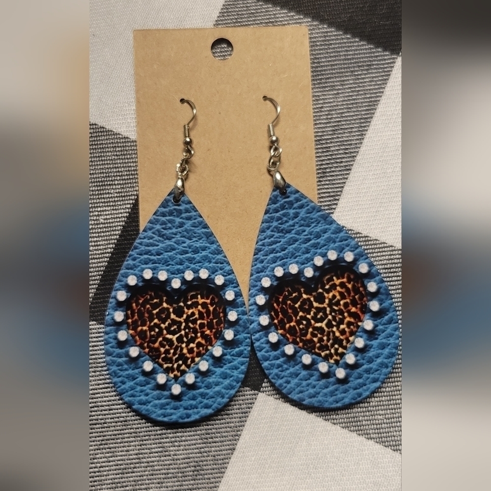 NWOT sublaminated 3d looking earrings